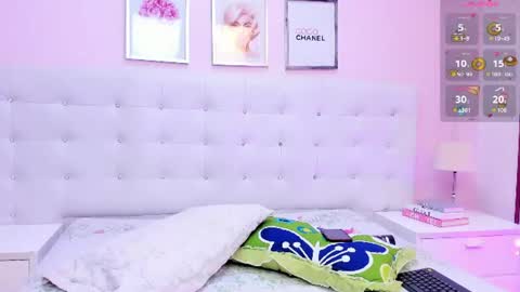 Snapshot of dianasheren chatting on 06-17-26, 10:00 dianasheren online show from 06-17-26, 10:00