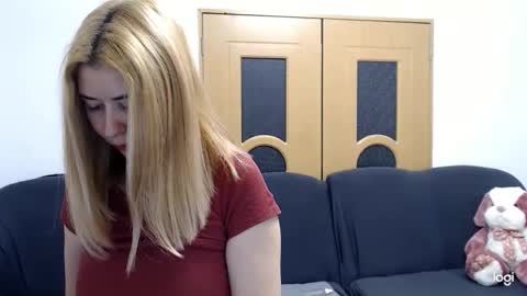 dianasmiey7 online show from 02-17-25, 09:35