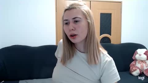 dianasmiey7 online show from 02-21-25, 07:43