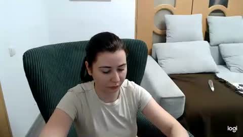 Snapshot of dianasmiey7 chatting on 02-16-26, 09:05 dianasmiey7 online show from 02-16-26, 09:05