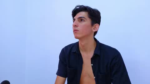 Ana  Leo online show from 02-25-25, 12:24