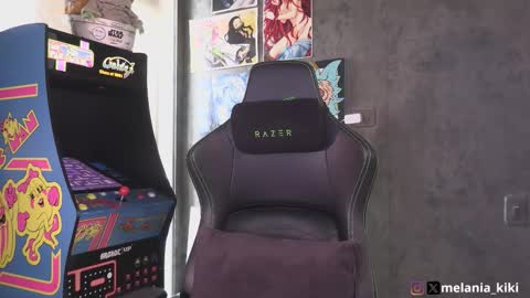 Melania   -    online show from 12-13-25, 08:47