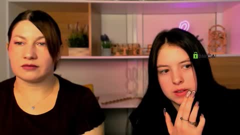 Snapshot of diara_ti chatting on 12-05-25, 10:13 diara ti online show from 12-05-25, 10:13