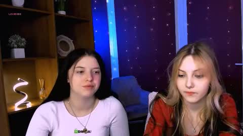 Snapshot of diara_ti chatting on 12-15-25, 06:06 diara ti online show from 12-15-25, 06:06