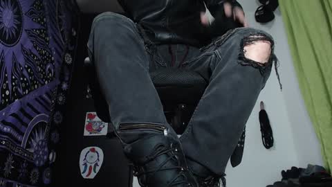 DICAPRIO online show from 12-17-24, 02:23