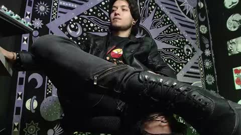 DICAPRIO online show from 02-17-25, 05:21