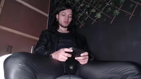 DICAPRIO online show from 09-17-25, 02:02