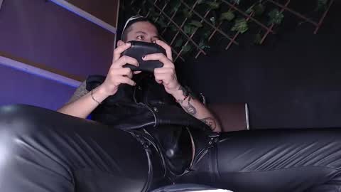 DICAPRIO online show from 10-10-25, 05:06