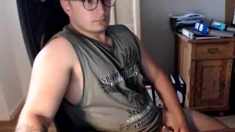 Snapshot of dickeeier96 chatting on 07-14-26, 07:46 dickeeier96 online show from 07-14-26, 07:46