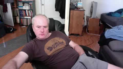 Snapshot of dickflasher5 chatting on 01-28-25, 07:10 Richard Fleischer online show from 01-28-25, 07:10