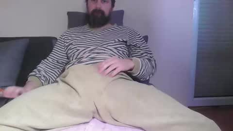 Snapshot of dickstaza chatting on 12-19-25, 07:15 dickstaza online show from 12-19-25, 07:15