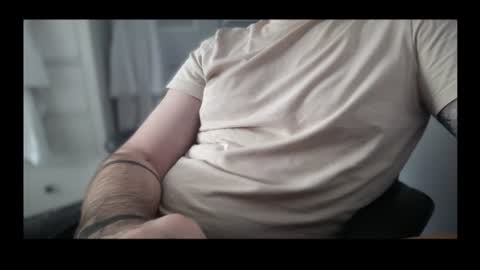 Snapshot of dicky_cage chatting on 06-23-26, 02:26 dicky cage online show from 06-23-26, 02:26