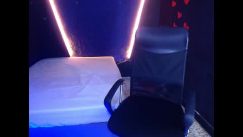 Snapshot of diego__cruz chatting on 02-23-25, 11:44 Diego online show from 02-23-25, 11:44