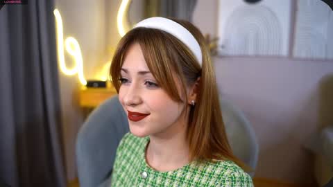 Sophie online show from 12-30-24, 06:16