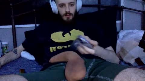 Snapshot of digbicknik chatting on 02-25-25, 10:15 digbicknik online show from 02-25-25, 10:15