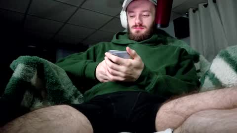 Snapshot of digbicknik chatting on 11-17-25, 02:06 digbicknik online show from 11-17-25, 02:06