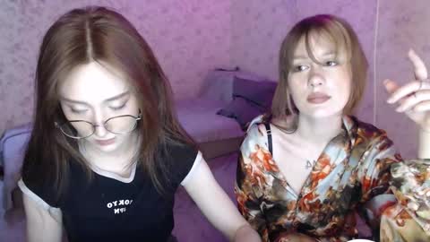 Hi im Alice 3 Im usualy online 03-10 or 17-21 UTC0 online show from 03-10-26, 02:16