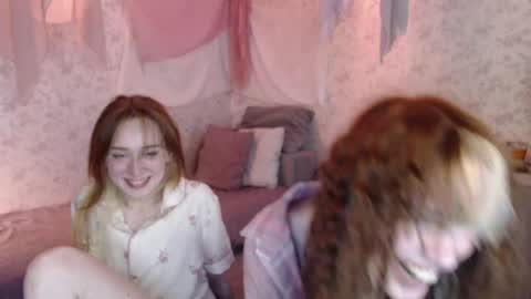 Hi im Alice 3 Im usualy online 03-10 or 17-21 UTC0 online show from 04-09-26, 06:19