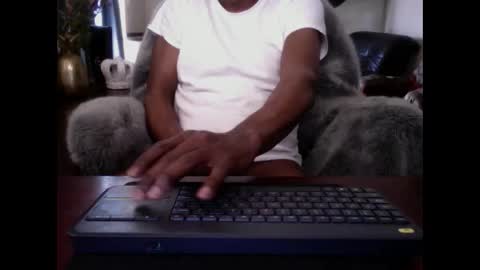 Snapshot of digitalpimpn chatting on 03-09-26, 01:59 The Digital Pimp.... online show from 03-09-26, 01:59