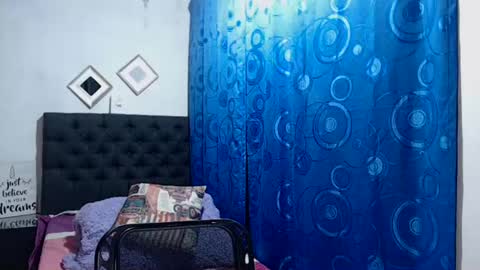 Snapshot of dihayara chatting on 02-14-25, 03:33 Mariana online show from 02-14-25, 03:33