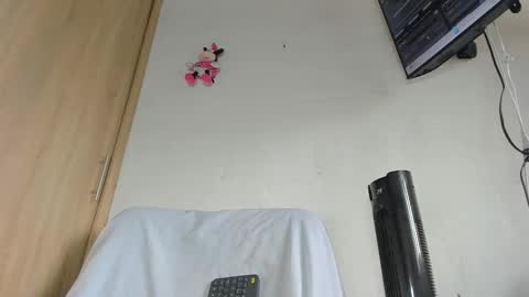 Snapshot of diiana_evil chatting on 10-21-25, 06:30 diiana_evil online show from 10-21-25, 06:30