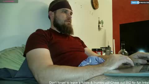 Snapshot of dikdowndaddy chatting on 05-04-26, 06:31 Daddy online show from 05-04-26, 06:31