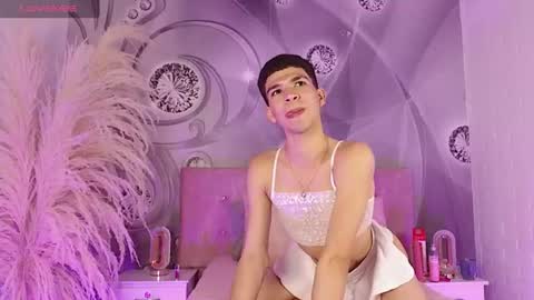 dilan_femboy_ online show from 07-03-26, 02:12
