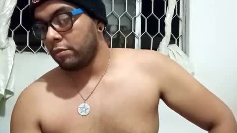 Snapshot of dildoadicto20 chatting on 01-09-26, 02:36 ElBoydelCulote online show from 01-09-26, 02:36