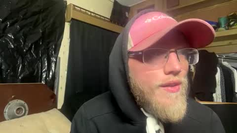 Snapshot of dilf_96 chatting on 01-13-26, 03:56 Daddy online show from 01-13-26, 03:56