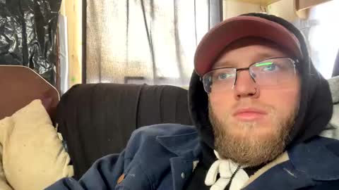 Snapshot of dilf_96 chatting on 01-15-26, 03:05 Daddy online show from 01-15-26, 03:05