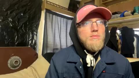 Snapshot of dilf_96 chatting on 01-16-26, 05:06 Daddy online show from 01-16-26, 05:06