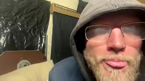 Snapshot of dilf_96 chatting on 01-19-26, 03:21 Daddy online show from 01-19-26, 03:21