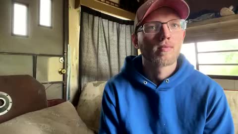 Snapshot of dilf_96 chatting on 05-20-26, 07:42 Daddy online show from 05-20-26, 07:42