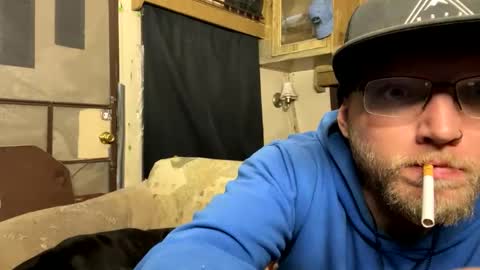 Snapshot of dilf_96 chatting on 05-29-26, 04:21 Daddy online show from 05-29-26, 04:21