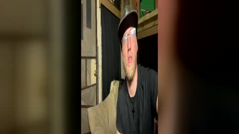 Snapshot of dilf_96 chatting on 06-23-26, 03:15 Daddy online show from 06-23-26, 03:15