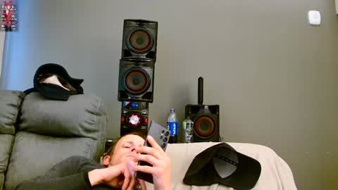 Dilldough405 online show from 01-01-25, 08:15