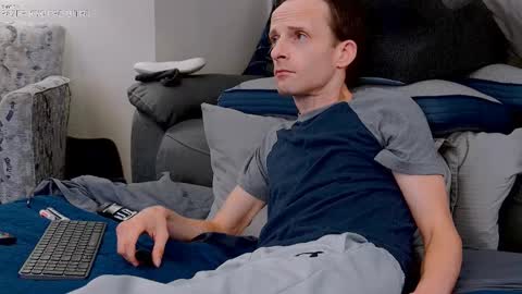 Dilldough405 online show from 10-25-25, 05:37