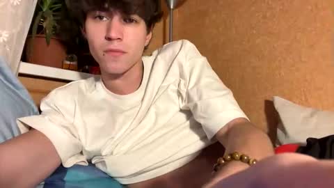 Snapshot of dimamozaev400 chatting on 11-17-25, 08:58 Dima online show from 11-17-25, 08:58