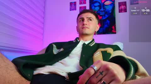 Julian Independent Model online show from 04-10-26, 12:38