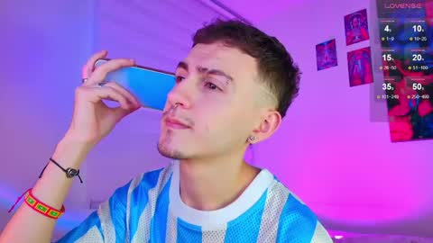 Julian Independent Model online show from 06-03-26, 12:24