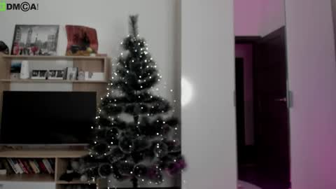 Snapshot of din_star chatting on 12-22-25, 09:06 Dina online show from 12-22-25, 09:06