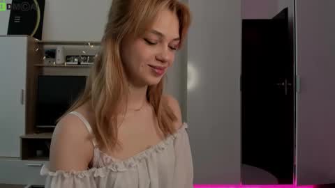 Snapshot of din_star chatting on 02-27-26, 08:36 Dina online show from 02-27-26, 08:36