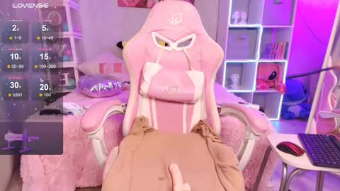 Dina online show from 10-22-25, 04:24