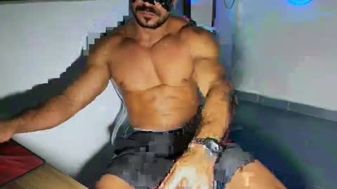 Snapshot of dinhoo14 chatting on 03-18-26, 01:42 dinhoo14 online show from 03-18-26, 01:42