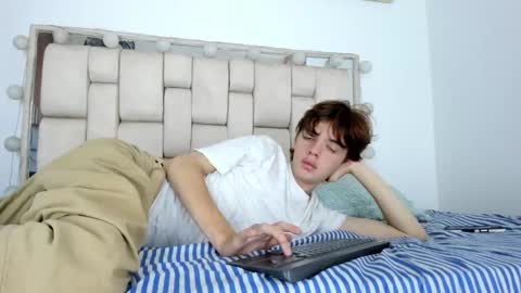 apollo online show from 12-05-25, 01:42