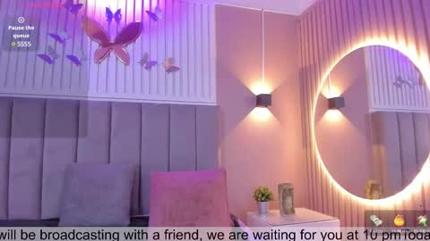 Snapshot of diosa_cristal chatting on 12-21-24, 10:17 Cristal online show from 12-21-24, 10:17