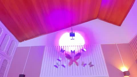 Snapshot of diosa_cristal chatting on 12-29-24, 03:22 Cristal online show from 12-29-24, 03:22