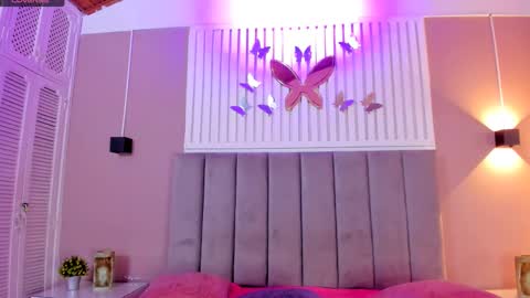 Snapshot of diosa_cristal chatting on 01-07-25, 03:35 Cristal online show from 01-07-25, 03:35