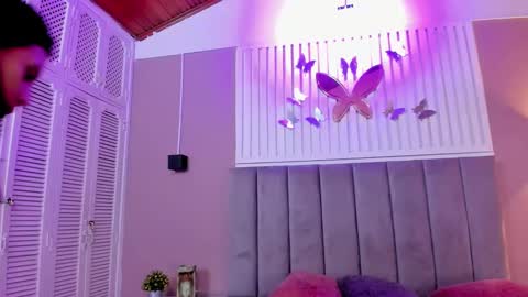 Snapshot of diosa_cristal chatting on 01-11-25, 03:23 Cristal online show from 01-11-25, 03:23