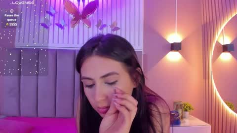 Snapshot of diosa_cristal chatting on 01-18-25, 09:45 Cristal online show from 01-18-25, 09:45